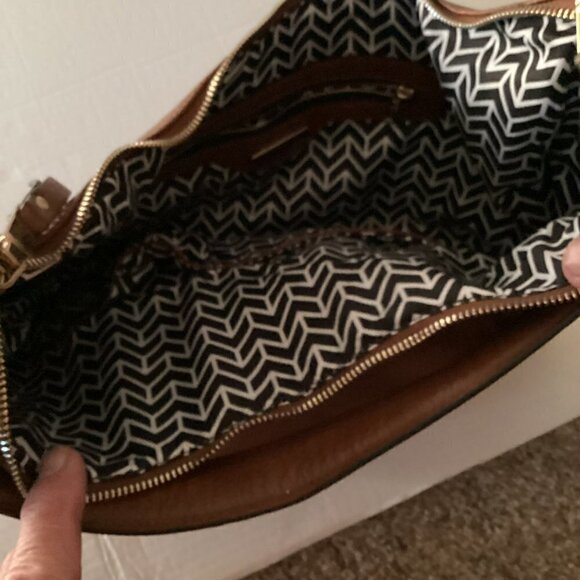 MMS Design Studio NWOT Shoulder Bag Fully Lined in Caramel Gold Accents Pockets - Picture 6 of 6